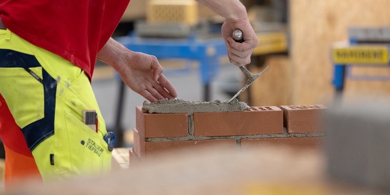 Berufliche Grundbildung Maurer/in EBA und Maurer/in EFZ ab Lehrbeginn 2025