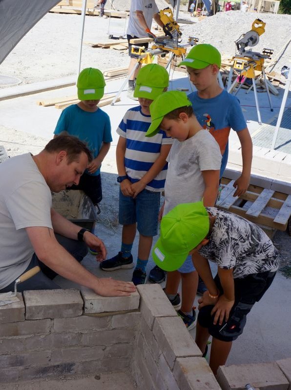 Bauen, anpacken, staunen: Maurer-Workshop begeistert Kinder an den Kids- und Teeniedays Effretikon 2026